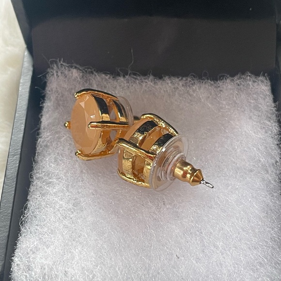 New no tag 10 MM Yellow Cat's Eye GEMSTONE  Women's Prong Earrings. GORGEOUS! - Picture 3 of 4